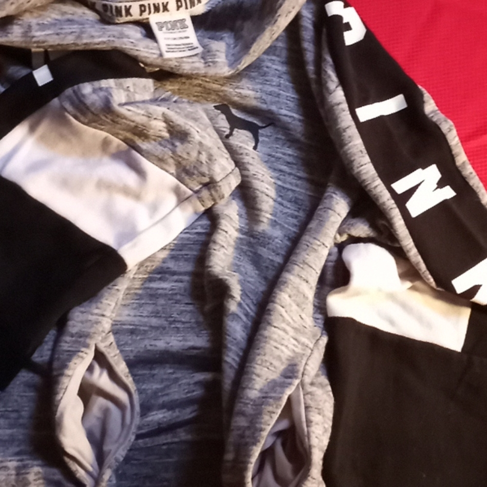 Sweatshirt - Picture 2 of 4
